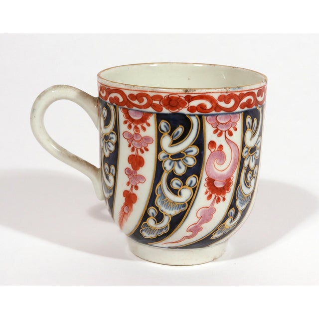 18th-Century First Period Worcester Porcelain Queen Charlotte Pattern Large Coffee Cup and Saucer For Sale - Image 9 of 14