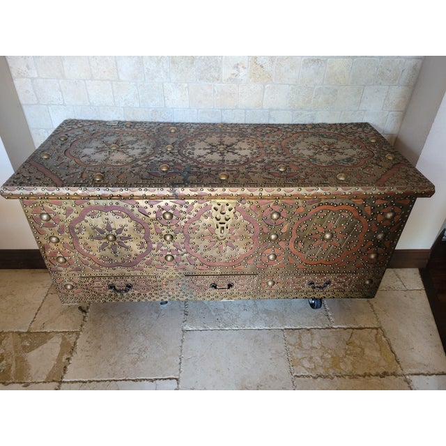 Vintage Zanzibar Trade Chest For Sale - Image 9 of 12