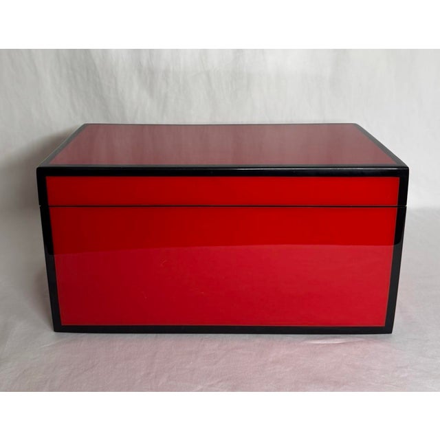 Hollywood Regency Style Lacquer Trinket Box Chinese Red and Black For Sale - Image 12 of 12