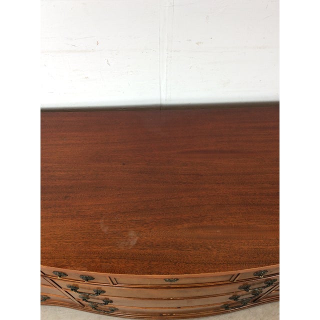1960s Mid Century Georgian Style Lowboy Dresser With Bowfront Design and 9 Drawers For Sale - Image 5 of 18