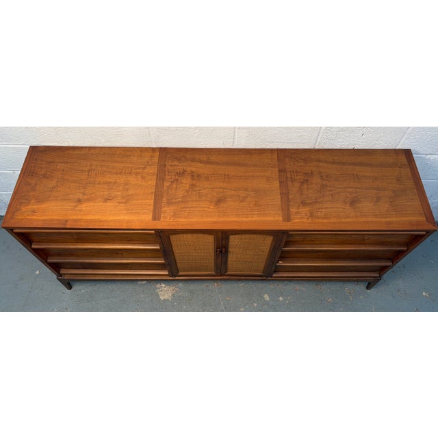 Mid 20th Century Modern Lane "Rhythm" Walnut Credenza For Sale In New York - Image 6 of 14