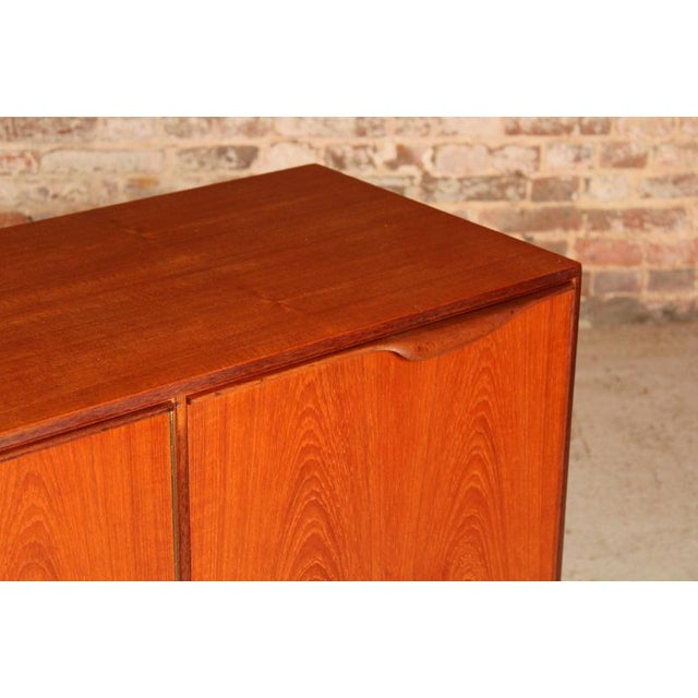 Mid-Century Dunvegan Sideboard in Teak from McIntosh, 1960s For Sale - Image 6 of 17
