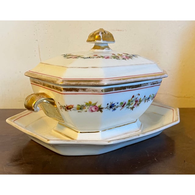Antique Early 19th Century French Empire Paris Porcelain Octagonal Sauce Tureen With Flower Garland Sprig Decoration For Sale - Image 10 of 16