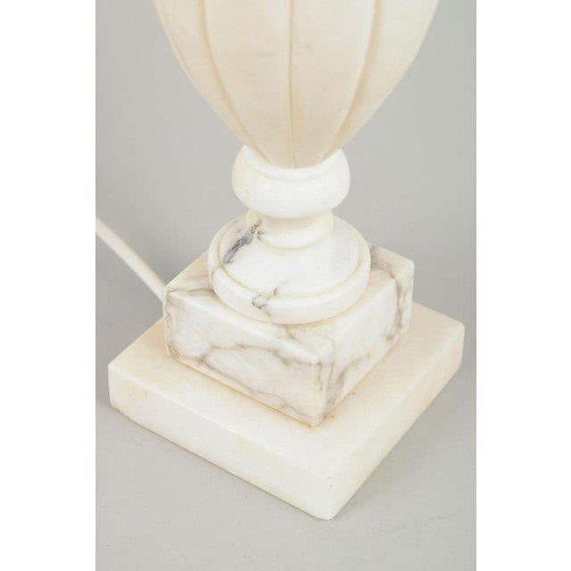Vintage Italian Table Lamp in White Marble, 1970s For Sale - Image 4 of 5
