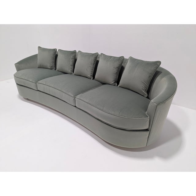 Textile Hugo Velvet Green Curve Sofa by Kingcome, 2000s For Sale - Image 7 of 18