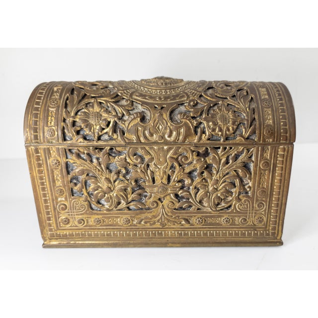 Metal Early 20th Century Gilt Bronze Neoclassical Style Casket Box For Sale - Image 7 of 16