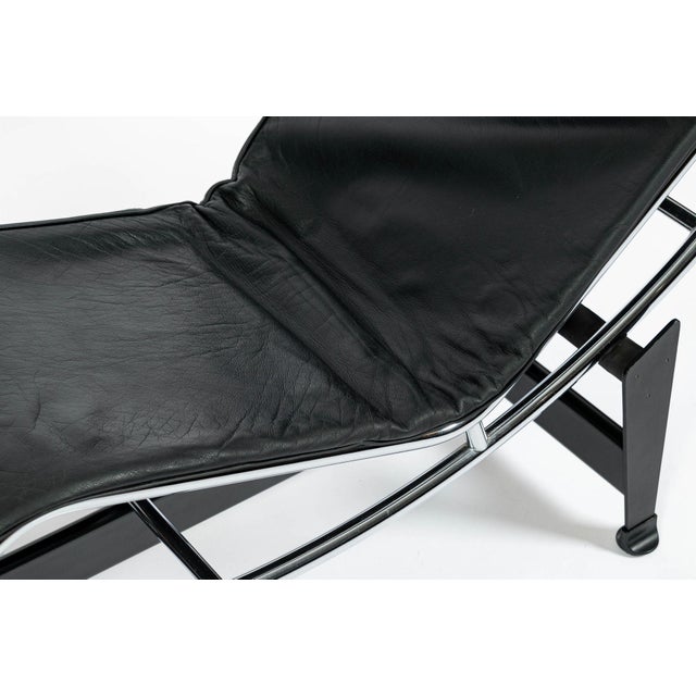 Cassina Lc4 Black Leather Chaise Lounge Chair by Le Corbusier 1994 For Sale - Image 15 of 18