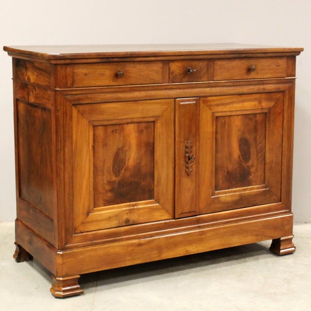 19th-Century Louis Philippe Sideboard in Walnut For Sale - Image 3 of 11