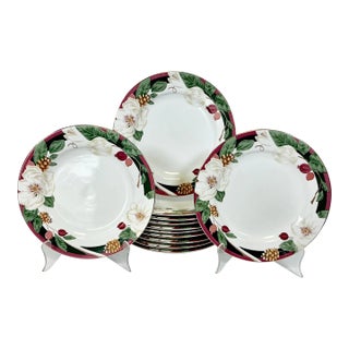 Late 20th Century Vintage Coastal Boho Chic Magnolia Christmas Dinner Plates - Set of 12 For Sale