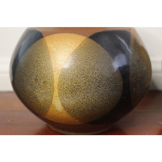 Ceramic Vintage Mid 20th Century Pottery Craft Usa Robert Maxwell Style Vases - A Pair For Sale - Image 7 of 13