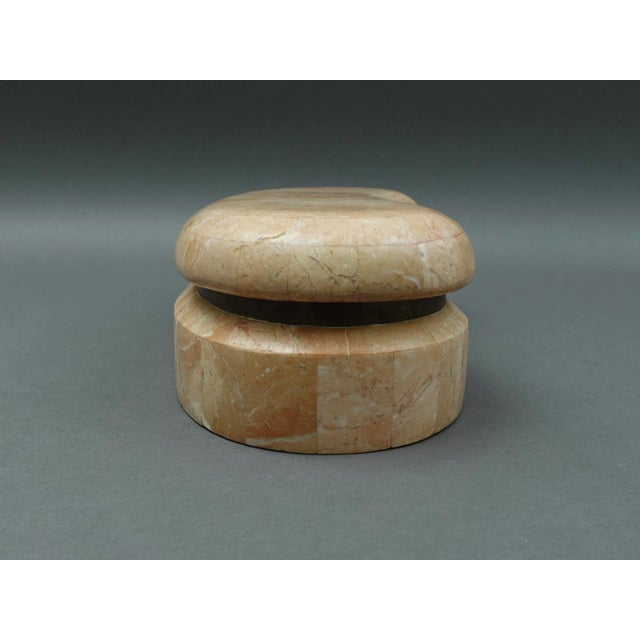 Mid 20th Century Kinder-Harris Dara 1980s Pink Tessellated Stone Brass Kidney Shaped Box For Sale - Image 5 of 10