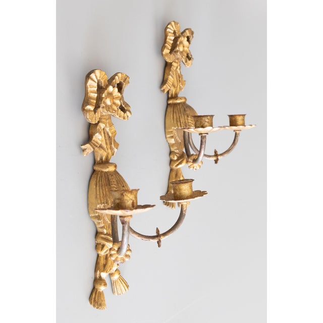 Gold Vintage Italian Carved Giltwood Bows & Tassels Candle Sconces - A Pair For Sale - Image 8 of 12