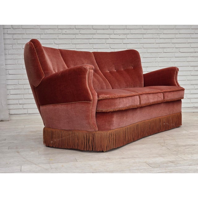 Three-Seater Danish Curved Sofa in Pink Furniture Velour, 1970s For Sale - Image 10 of 18