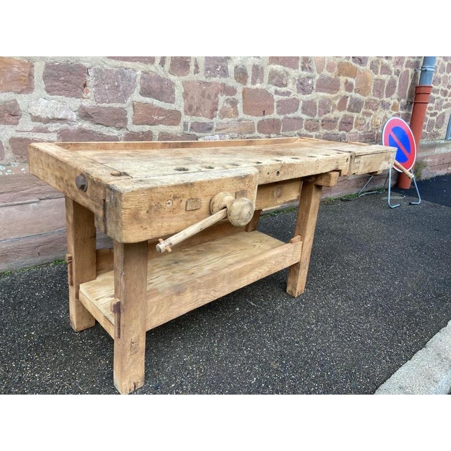 Authentic beech workshop establishments, massive room. Magnificent patina of time. traces of pronounced use (necessarily)...