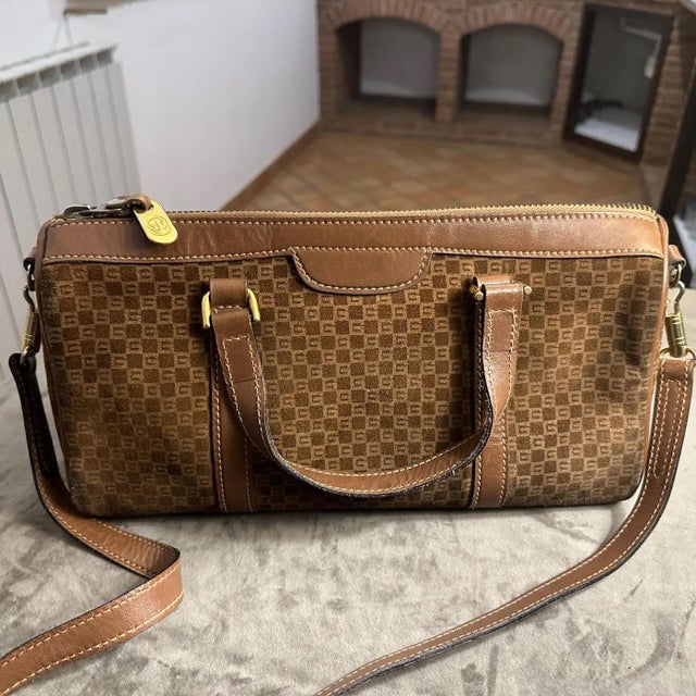 Italian 1980s Brown Leather Shoulder Bag by Gucci For Sale - Image 3 of 12