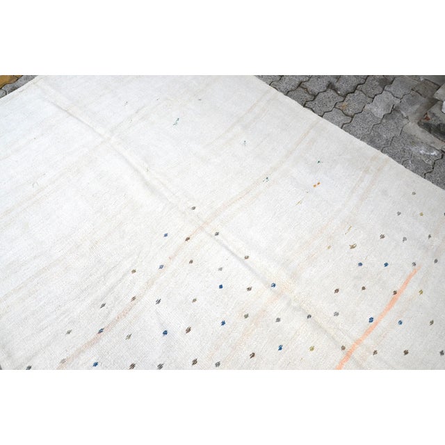 1960s Vintage Handmade Tribal Heöp Rug For Sale - Image 5 of 11