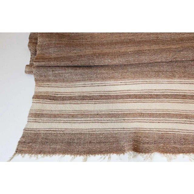 1960s Moroccan Vintage Flat-Weave Brown Tribal Organic Textile For Sale In Palm Springs - Image 6 of 12