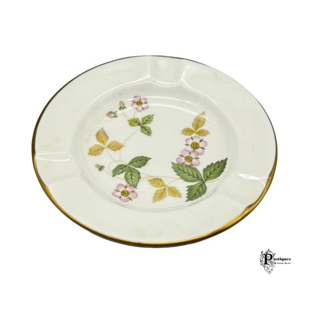 American Vintage Wedgwood Traditional Style Ceramic Ashtray For Sale - Image 3 of 5