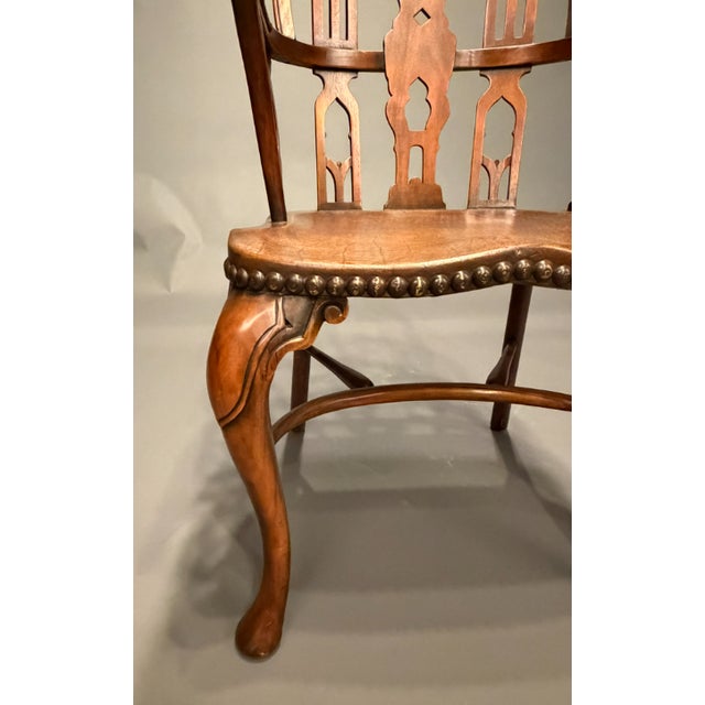 1990s Set of 6 Gothic Windsor Style Mahogany Dining Chairs With Leather Seats, 2 Armchairs & 4 Side Chairs For Sale - Image 12 of 15