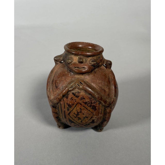 Shamanic pendant vase, Quimbaya culture, Colombia, circa 500-1500 AD, pre-Columbian For Sale