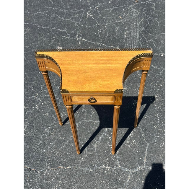 Vintage Louis XVI Style Mahogany Serpentine Console With Bronze Gallery For Sale - Image 4 of 8