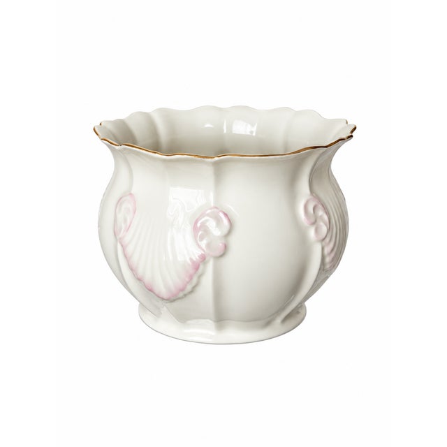 Traditional Belleek Georgian Shell Ivory and Blush Pink Parian Porcelain Cachepot With Gold Rim For Sale - Image 3 of 10