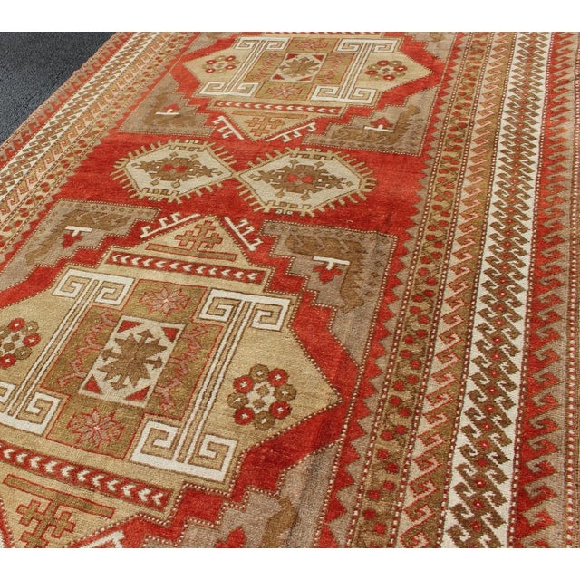 Geometric Design Vintage Hand Knotted Turkish Oushak Rug in Mid-Century Modern Soft Red and Green For Sale - Image 10 of 13