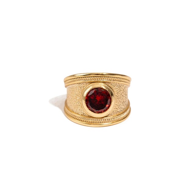 Majestic Ruby Gold Statement Ring, Size 8 For Sale In Miami - Image 6 of 8