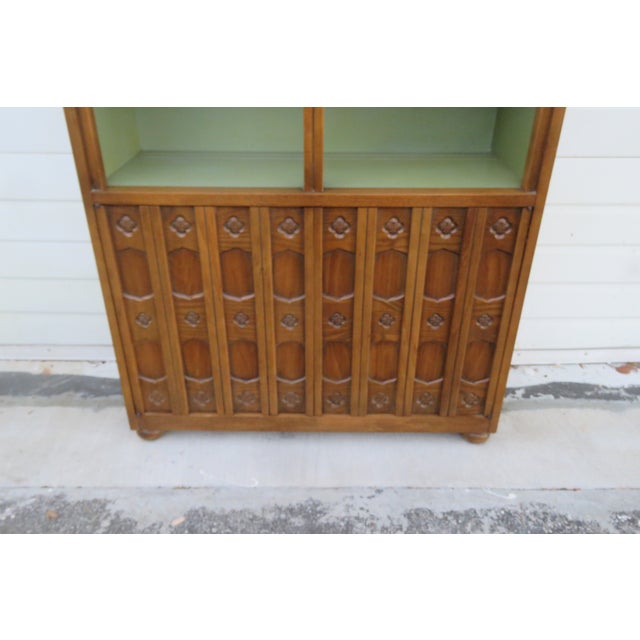 Mid 20th Century Drexel Esperanto Collection Shelving Display Cabinet Bookshelf 6202 For Sale - Image 11 of 18