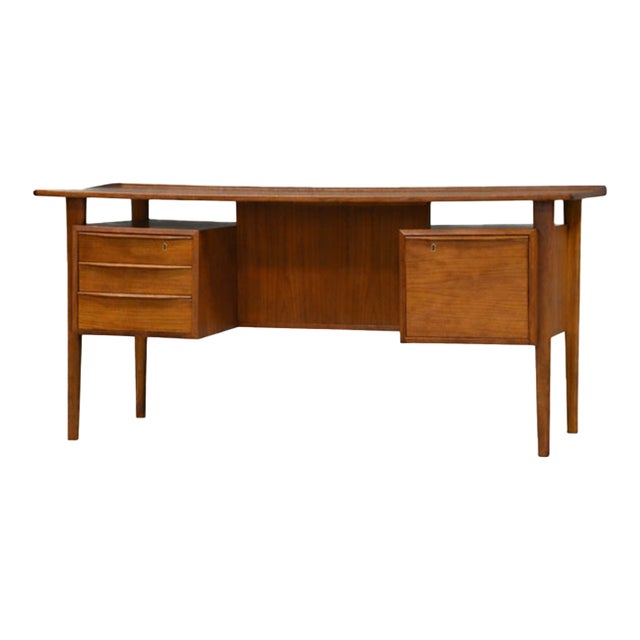 1960s Refinished Danish Modern Teak Floating Desk by Peter Lovig Nielsen For Sale
