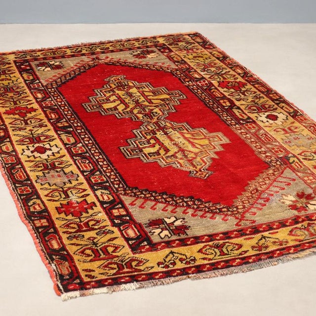 Anatolian Handmade Rug, Türkiye For Sale - Image 9 of 9