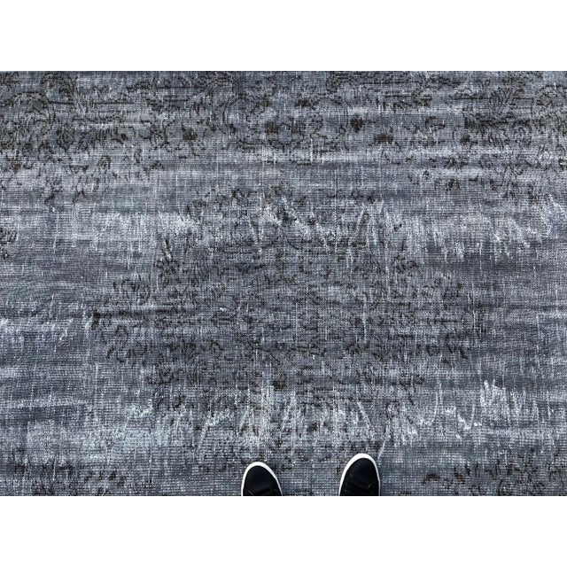 1960s Turkish Anatolian Oushak Rug For Sale - Image 6 of 10