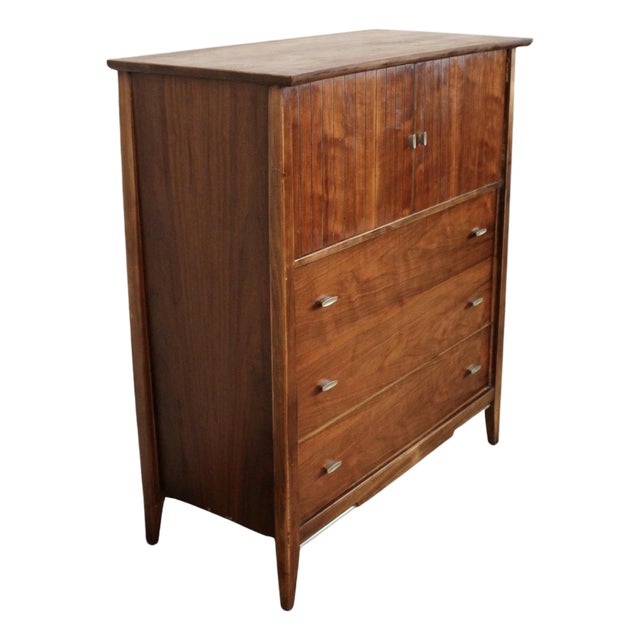 Mid 20th Century Walnut Hiboy Dresser by Harmony House For Sale