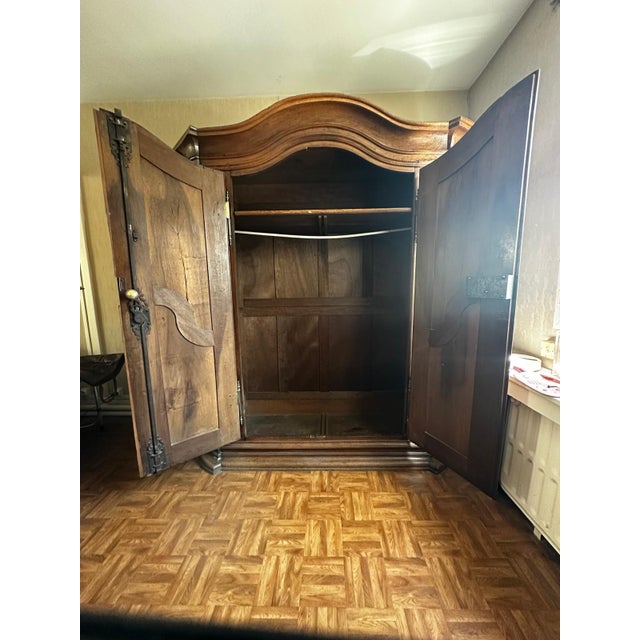 Large Alsatian Louis XV Style Wardrobe in Walnut, 18th Century For Sale - Image 3 of 18