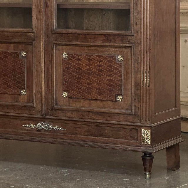 19th Century French Louis XVI Bookcase in Acajou Moucheté Mahogany For Sale - Image 13 of 18