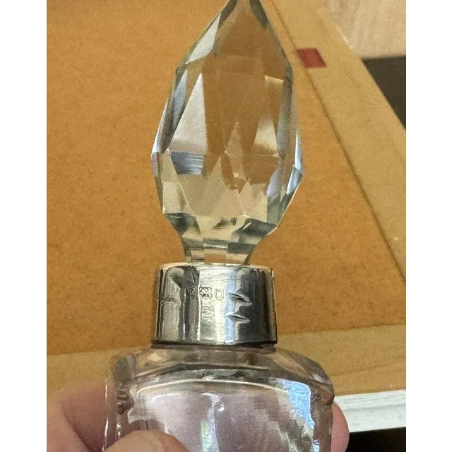 Gold Antique Sterling Silver Perfume Bottle in Cut Crystal from Henry Perkins & Sons, 1905 For Sale - Image 8 of 11