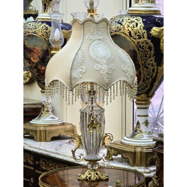 French Crystal Beige Table Lamp – Ornate Gold Leaf Base For Sale - Image 4 of 6