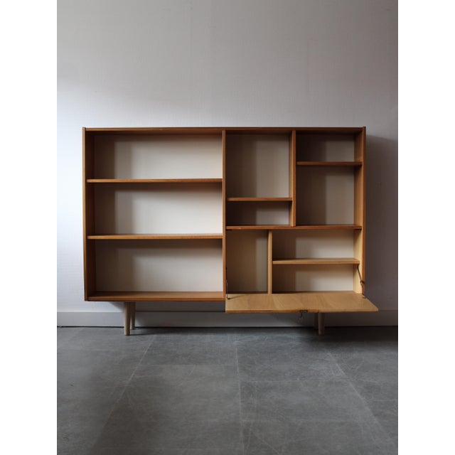 Vintage Danish Bookcase in Oak, 1960s, in Very Good conditions. Designed 1960 to 1969
