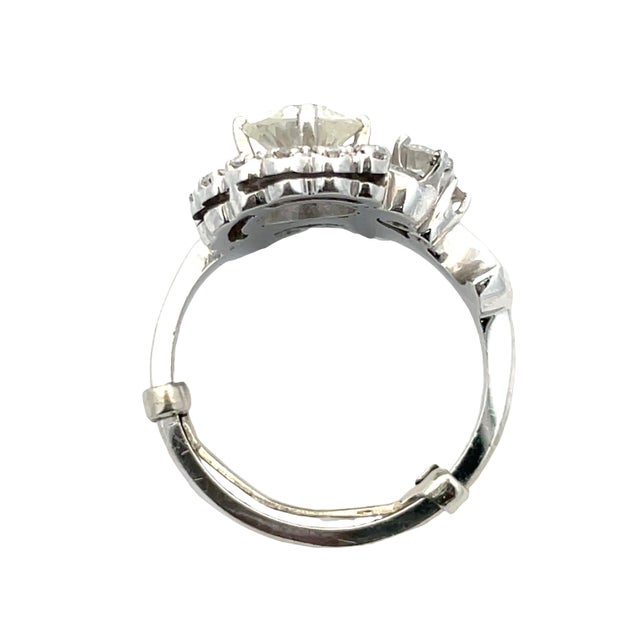 Estate 14k Gold 1.5 Carat Weight Diamond Flower Design Ring, Size 5.75 For Sale - Image 4 of 10