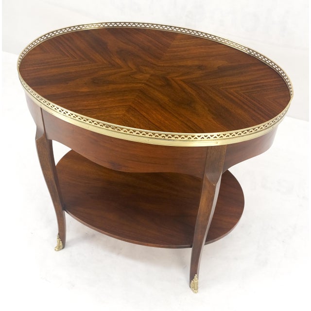 Chocolate Baker Brass Gallery & Feet Oval Top Two Tier Side End Lamp Table Stand MINT For Sale - Image 8 of 17