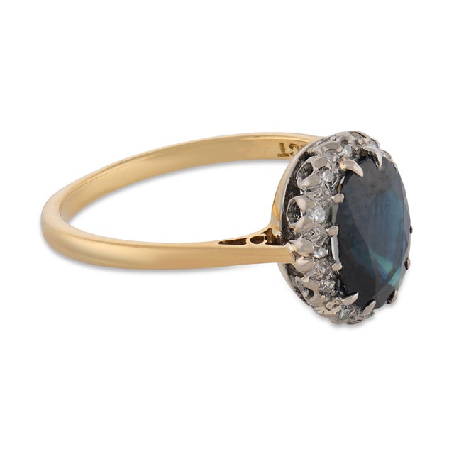 1910s Edwardian 1.60 Carat Sapphire Diamond 18k Yellow Gold Platinum Cluster Ring, Size 6 For Sale - Image 4 of 6