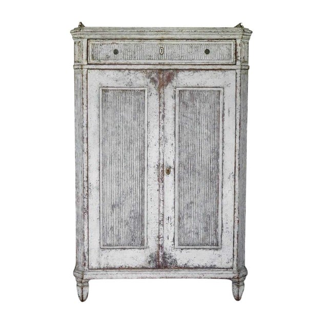 Antique Swedish Gustavian Painted Commode, 1850, in Good conditions. Designed before 1890