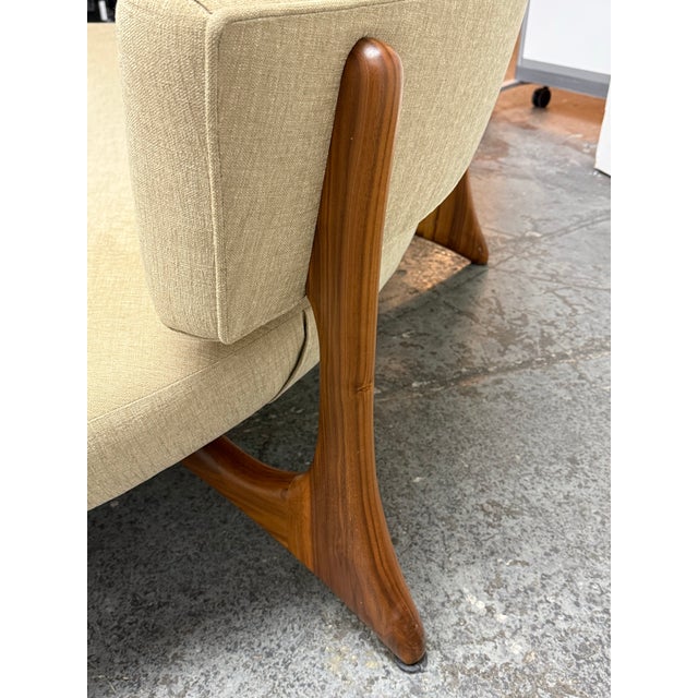 Vladimir Kagan Style Mid-Century Modern Floating Curved Sofa For Sale - Image 11 of 12