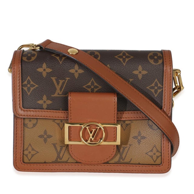 Item #: 154680 Interior Material: Microfiber MSRP: 3,550 Features Interior: Dual gussets. Single card slot. Dimensions:...