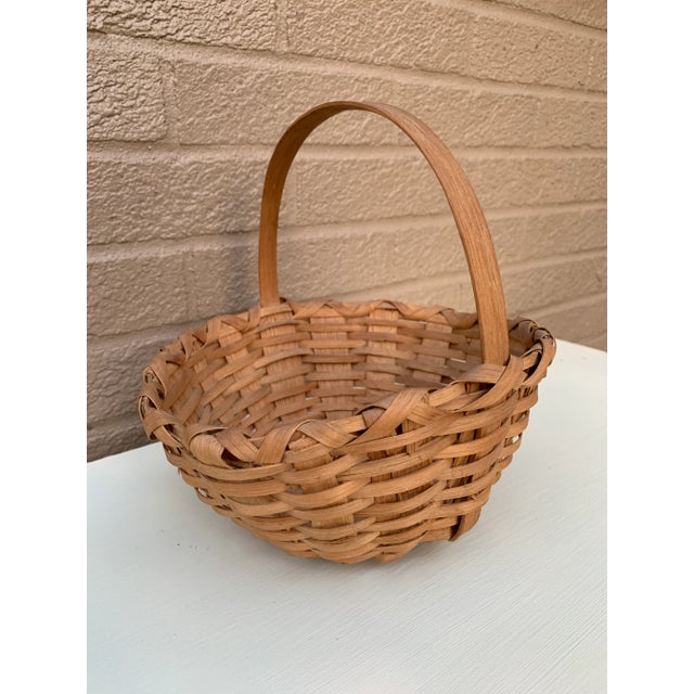 Early 20th Century Early 20th Century American Splint Oak Gathering Basket For Sale - Image 5 of 10