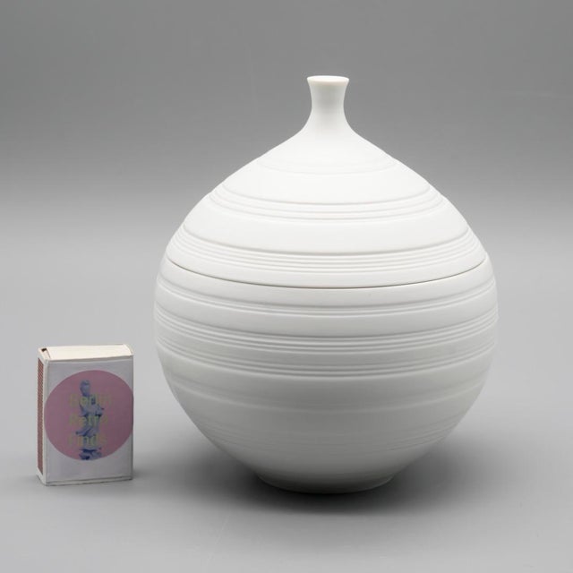 Bisque Porcelain Lidded Box Hans Achtziger for Hutschenreuther, 1970s For Sale - Image 10 of 11