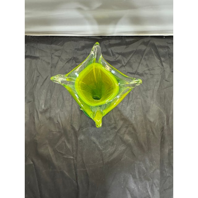 The Green Stretch 4 Finger Sommerso Hand Blown Art Glass Vase is a vintage piece from the 1941-1969 era, standing at 12.5"...