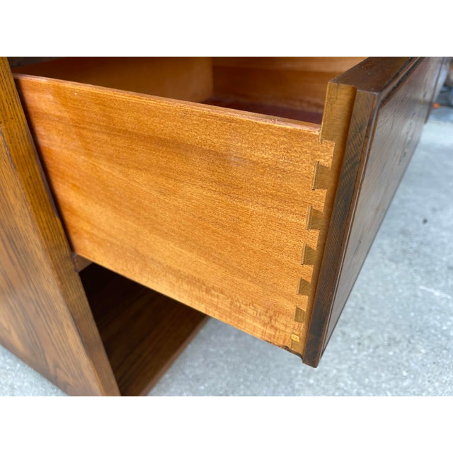 Late 20th Century Vintage Henredon Artifacts Campaign Style Nightstands With Brass Hardware, a Pair For Sale - Image 5 of 11