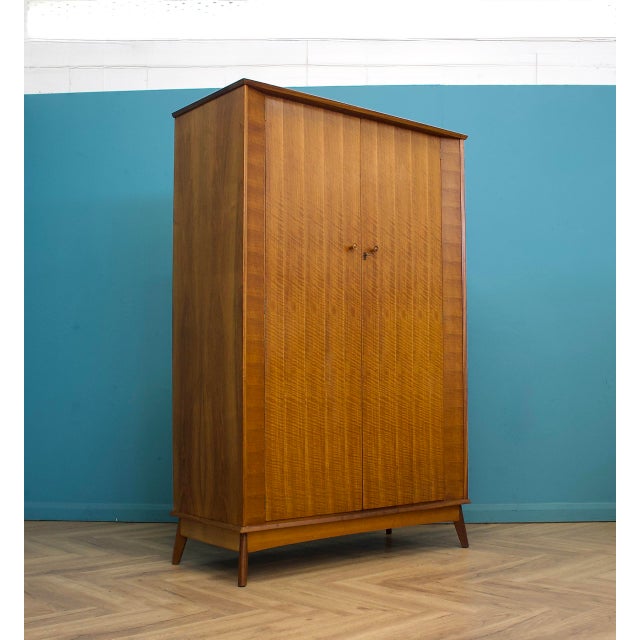 Mid-Century Modern Vintage Walnut Wardrobe by Alfred Cox for Heals, 1950s For Sale - Image 3 of 10