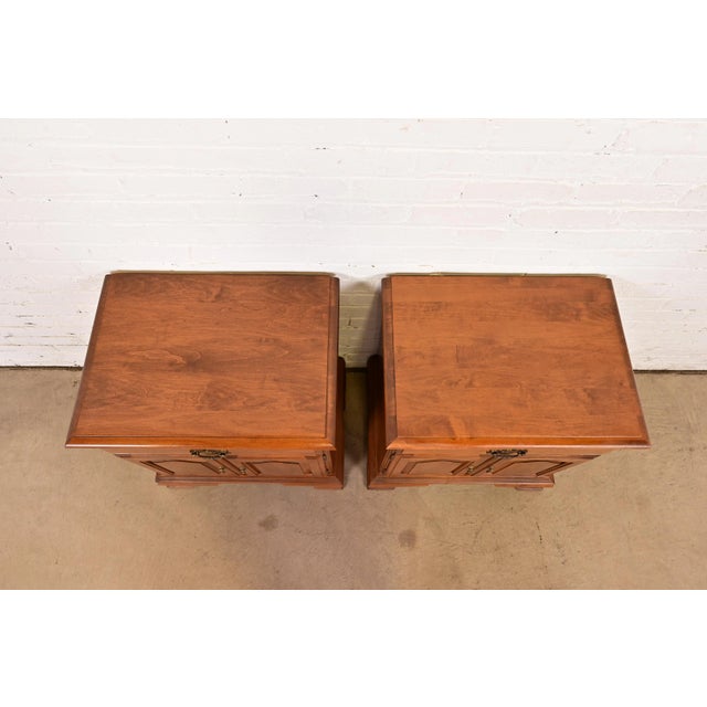 Ethan Allen Georgian Solid Maple Nightstands, Pair For Sale - Image 12 of 15